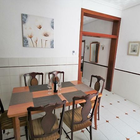 Big Apartment With Unique Patio Near Santa Barbara Castle Alicante Bagian luar foto