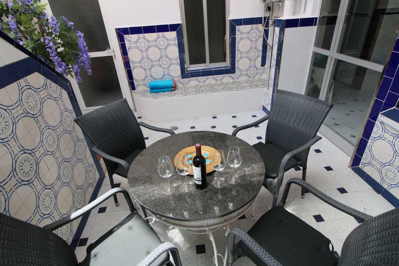 Big Apartment With Unique Patio Near Santa Barbara Castle Alicante Bagian luar foto