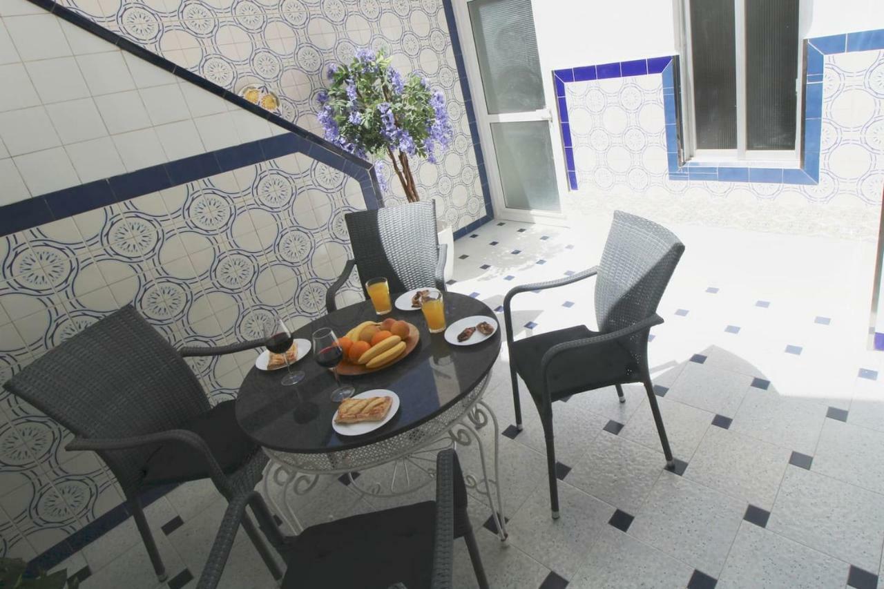 Big Apartment With Unique Patio Near Santa Barbara Castle Alicante Bagian luar foto