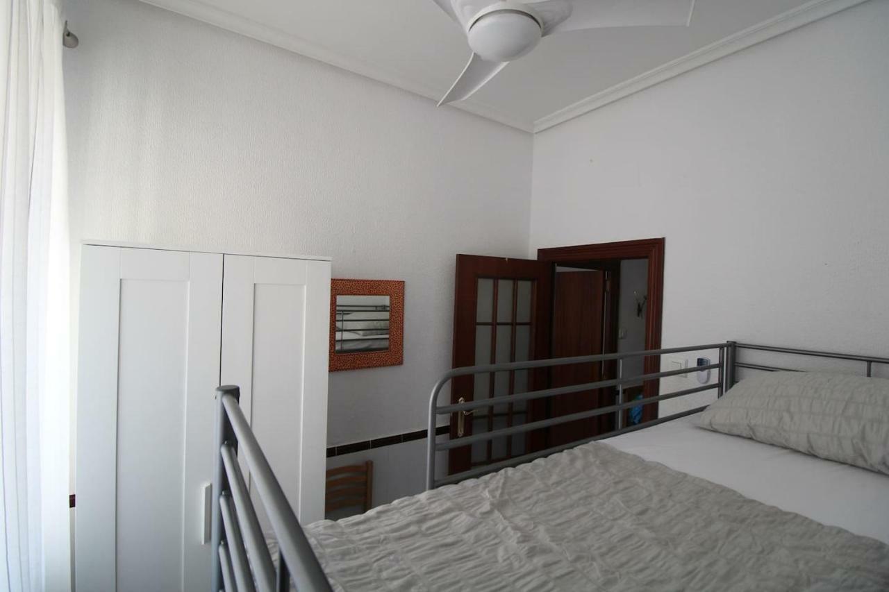 Big Apartment With Unique Patio Near Santa Barbara Castle Alicante Bagian luar foto