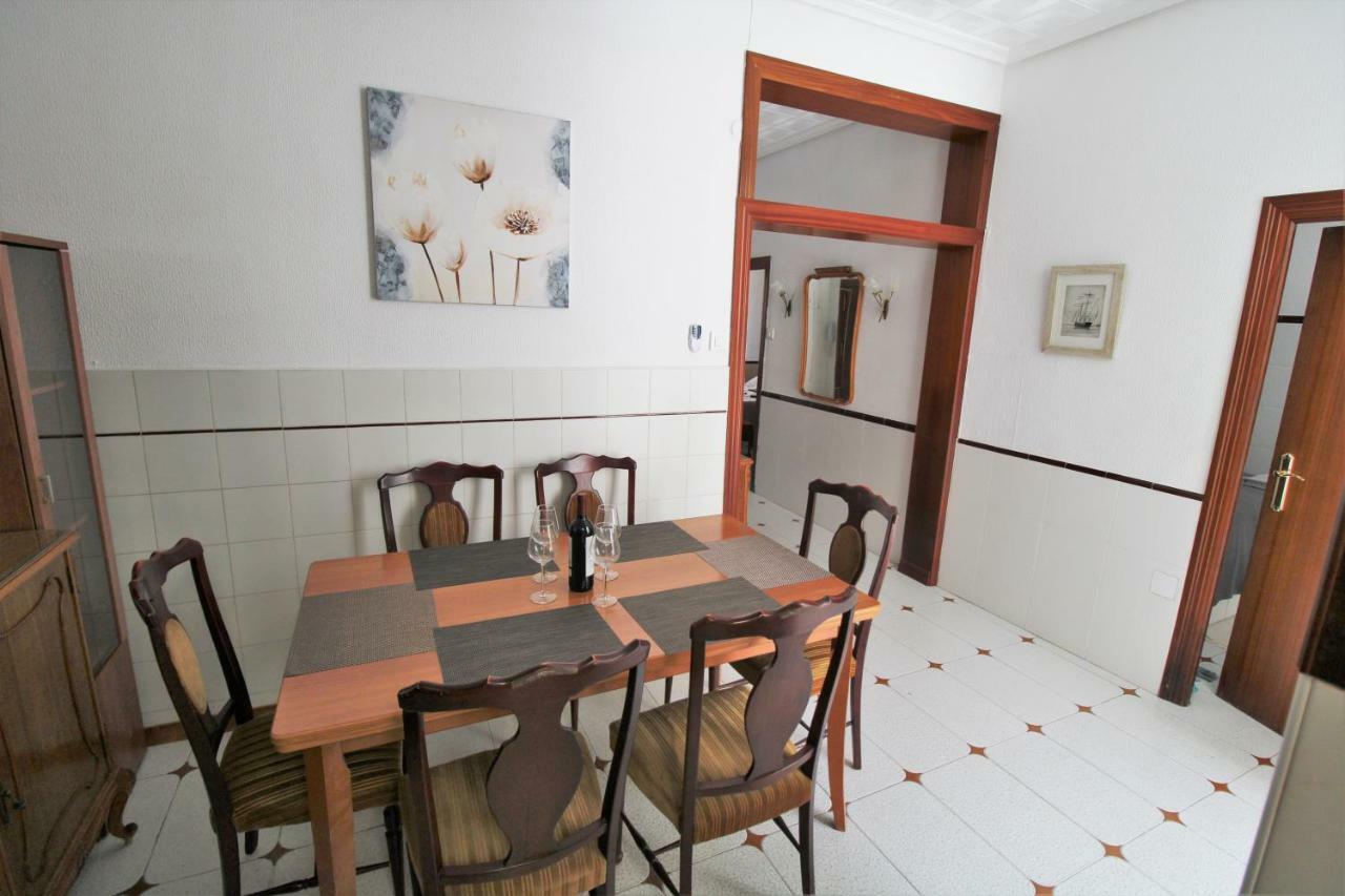 Big Apartment With Unique Patio Near Santa Barbara Castle Alicante Bagian luar foto