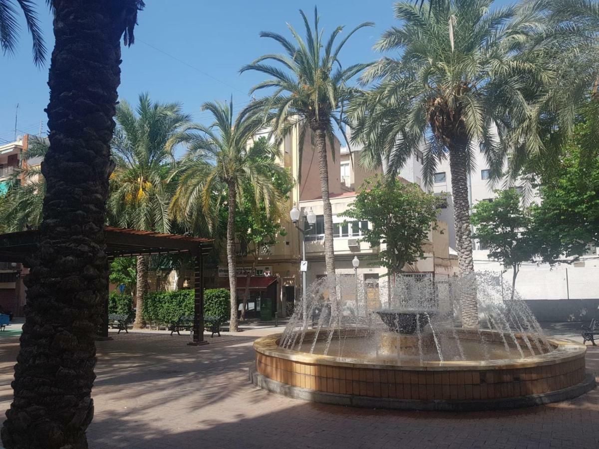 Big Apartment With Unique Patio Near Santa Barbara Castle Alicante Bagian luar foto