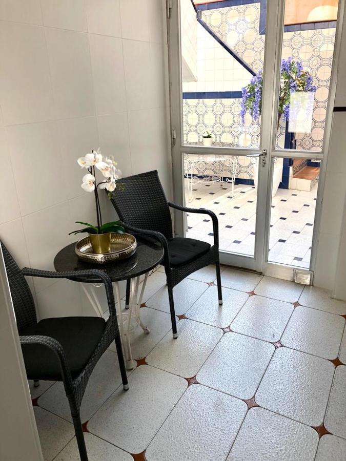 Big Apartment With Unique Patio Near Santa Barbara Castle Alicante Bagian luar foto