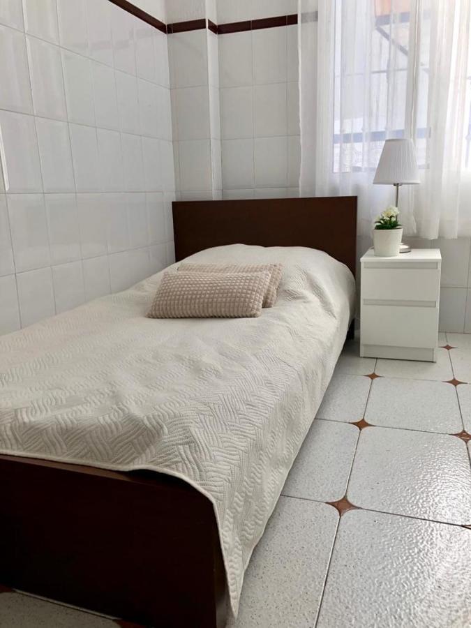 Big Apartment With Unique Patio Near Santa Barbara Castle Alicante Bagian luar foto